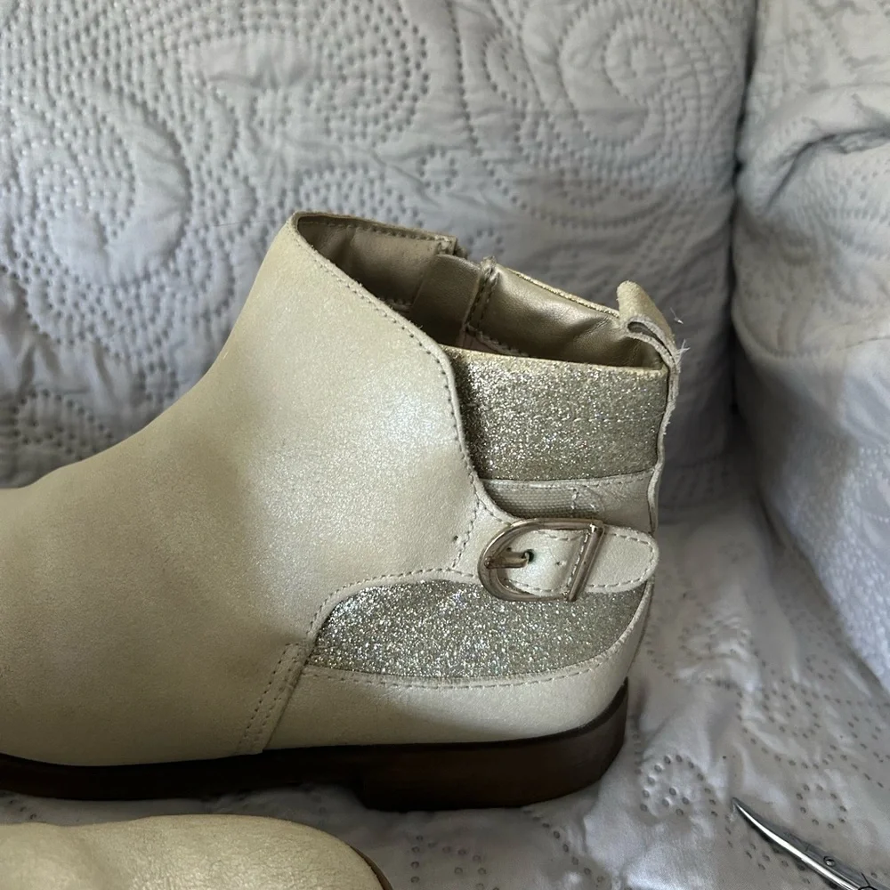 Stride Rite pretty pearlized